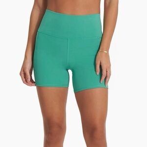 Vuori studio pocket short